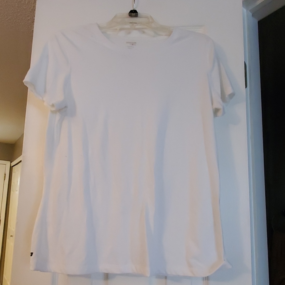 Plain white t shirt